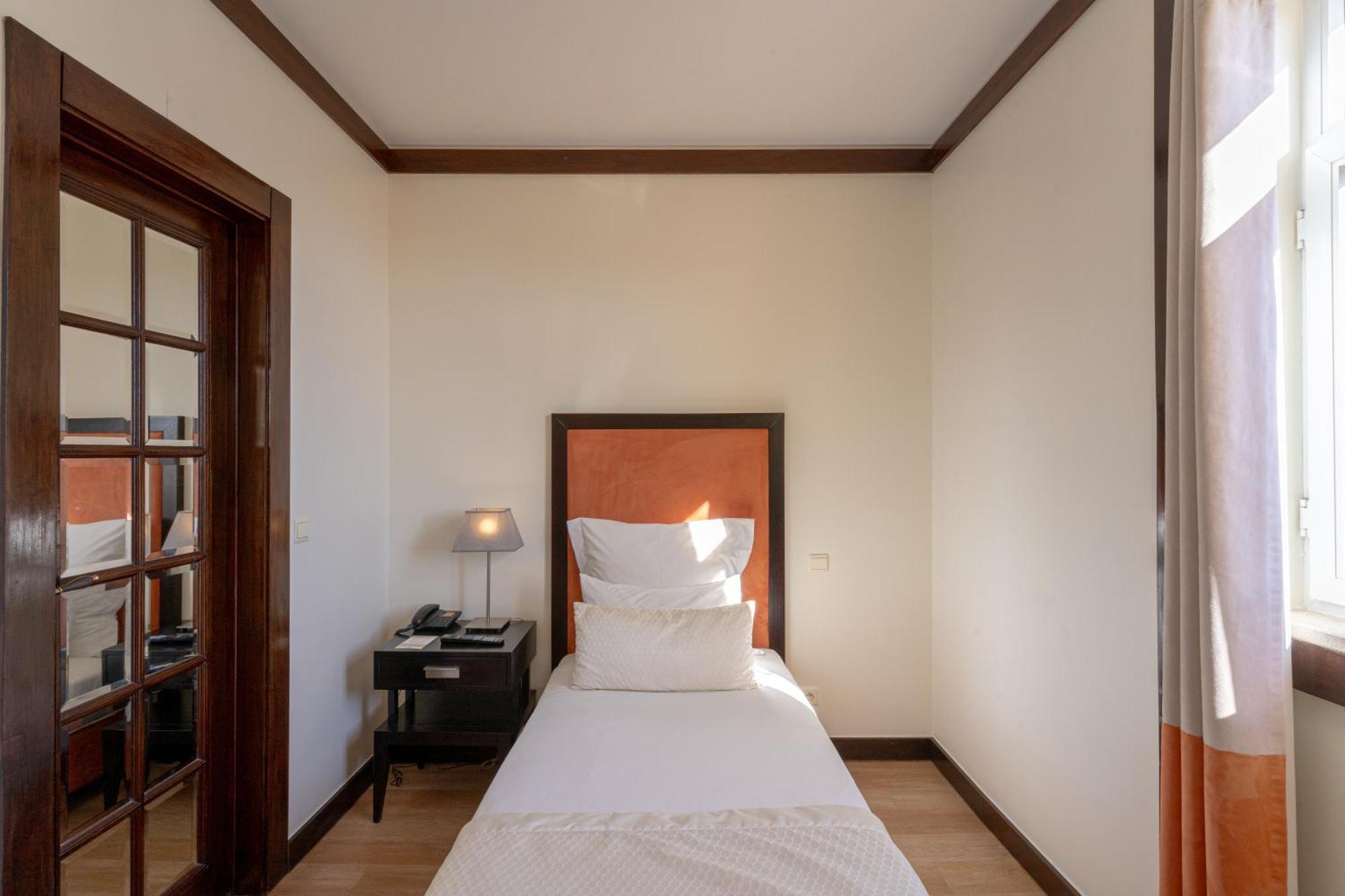 Hotel Inglaterra - Charme & Boutique Ещорил Екстериор снимка